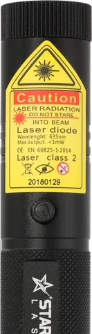 Puntatore laser rosso R1 Pro ricaricabile – primo piano dell’etichetta di avvertenza con la classe laser
